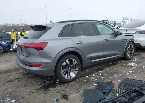 2021 Audi E-Tron Premium Quattro z USA, uszkodzony, nr VIN WA1AAAGE6MB012375